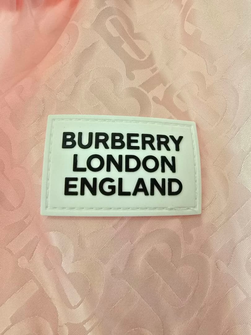 Burberry ピンク フード付きジャケット
