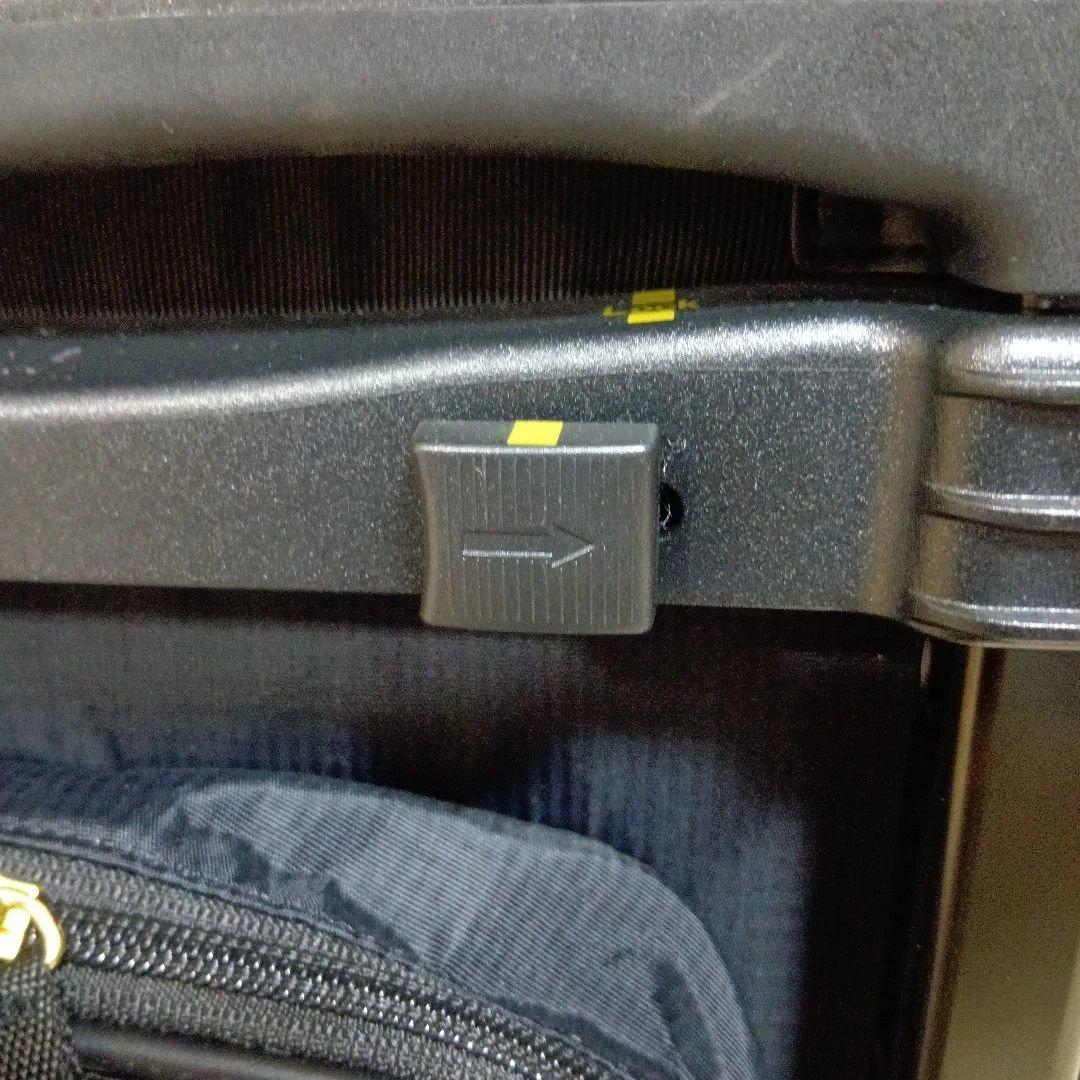 SWANY　スワニー4輪 キャリーバック　ケース 黒にリボン　ストッパー付き