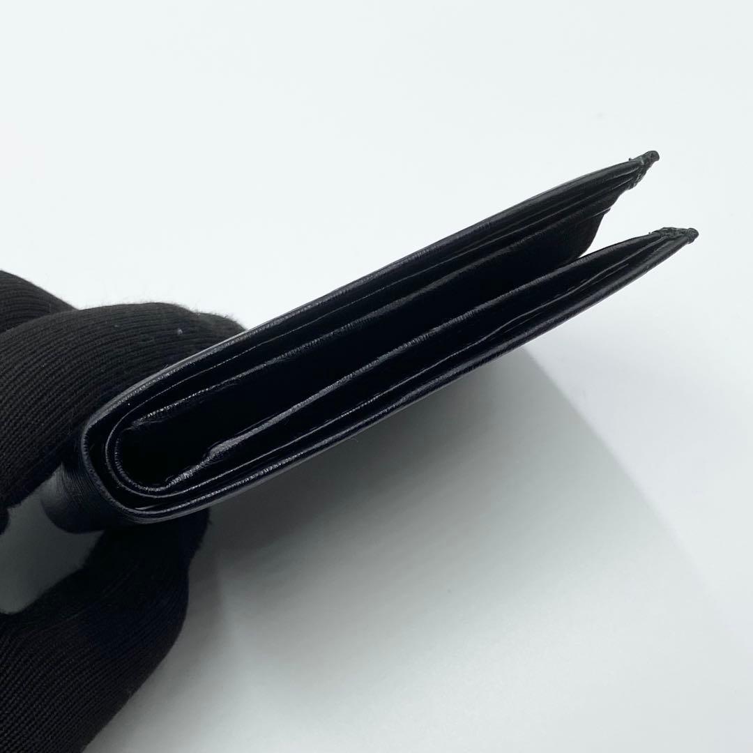 新品未使用　サルヴァトーレフェラガモ　折り財布　レザー　ブラック　イタリア製