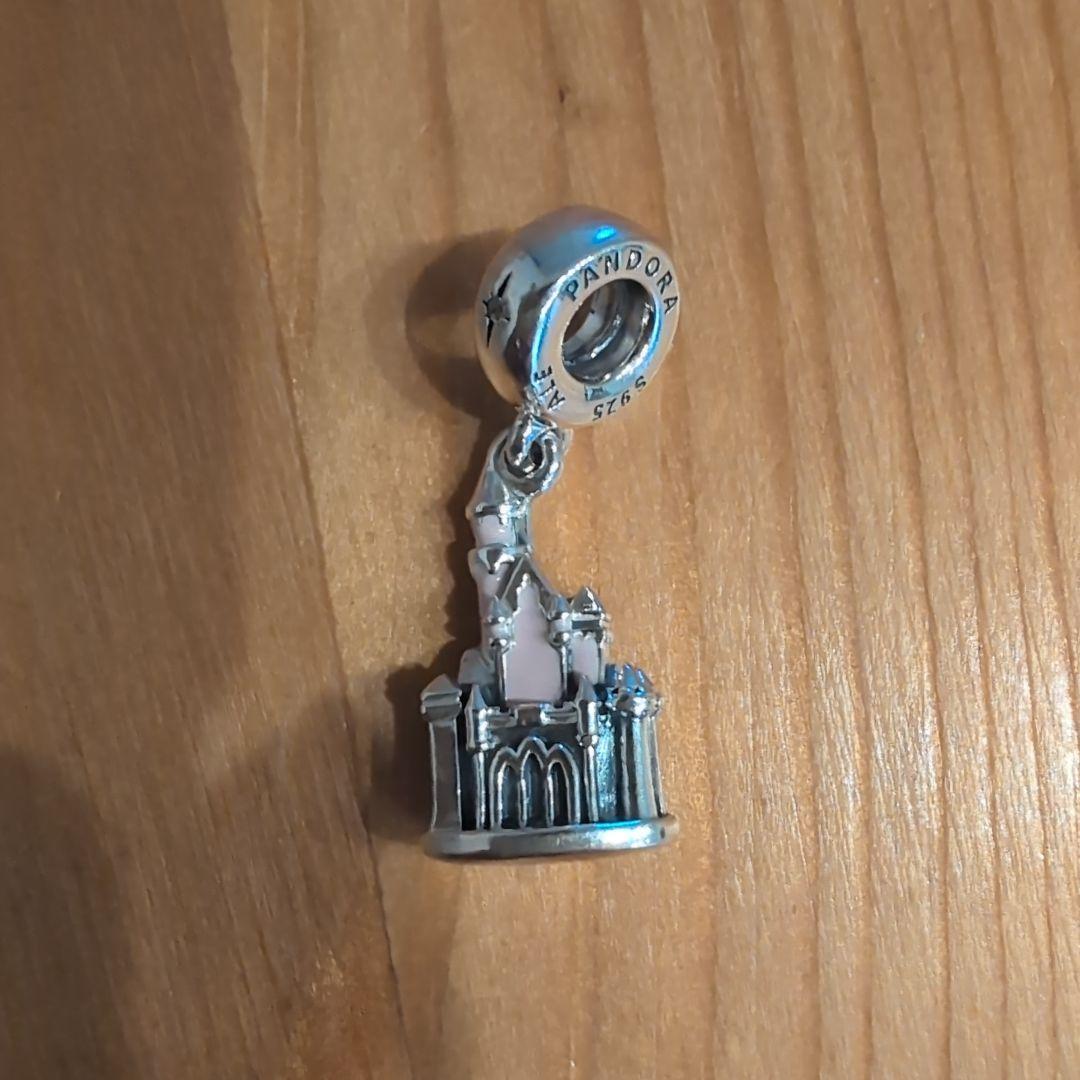 【希少】Pandora チャーム　Disney Parks オーロラ城