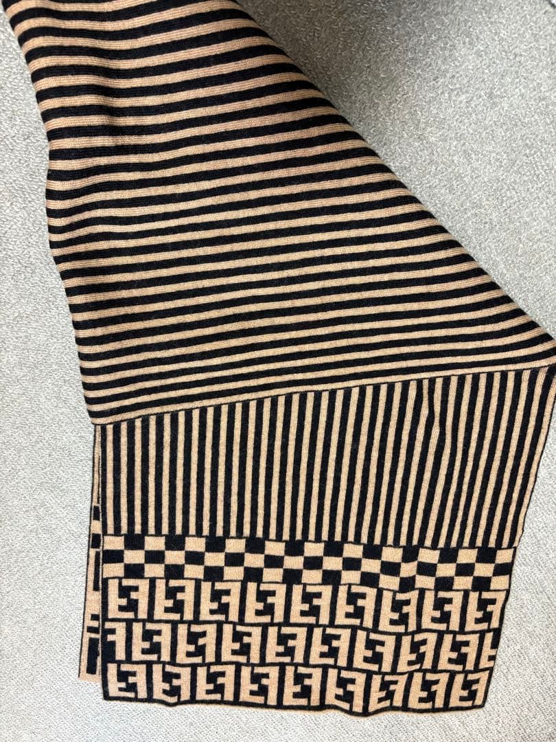 FENDI ズッカ柄マフラー ベージュ ブラック⭐︎美品