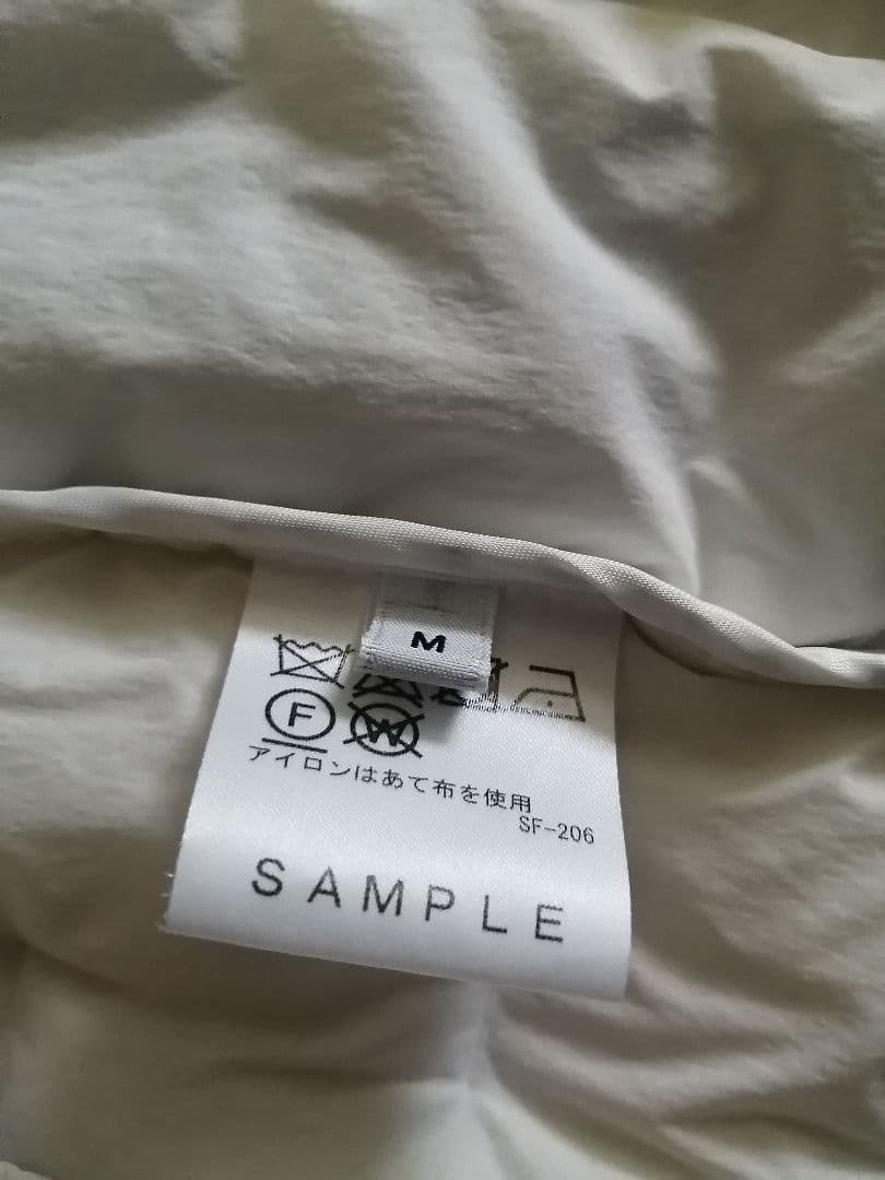 ホワイトキルティングノースリーブワンピース