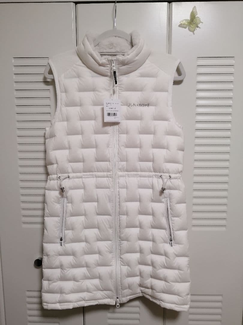 ホワイトキルティングノースリーブワンピース