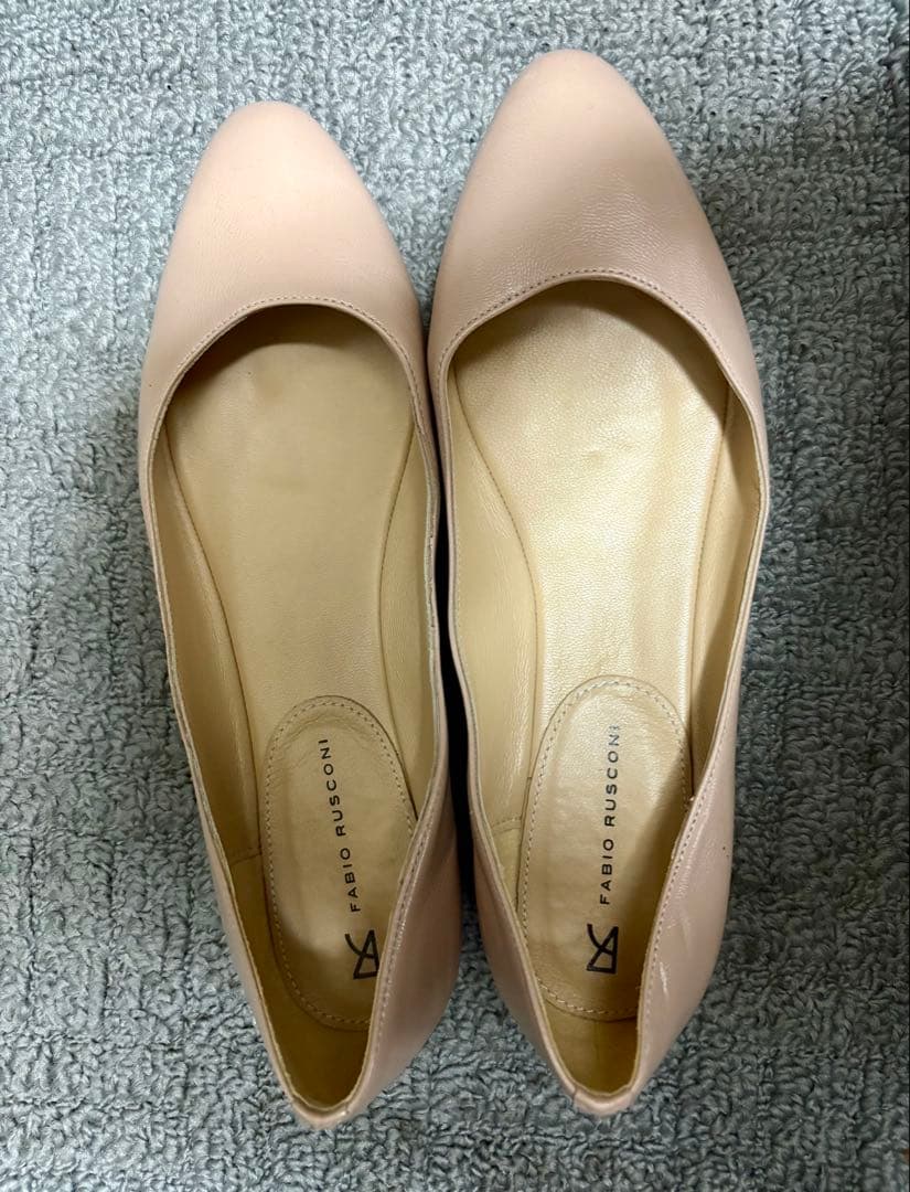 FABIO RUSCONI ベージュ ポインテッドトゥ フラットシューズ