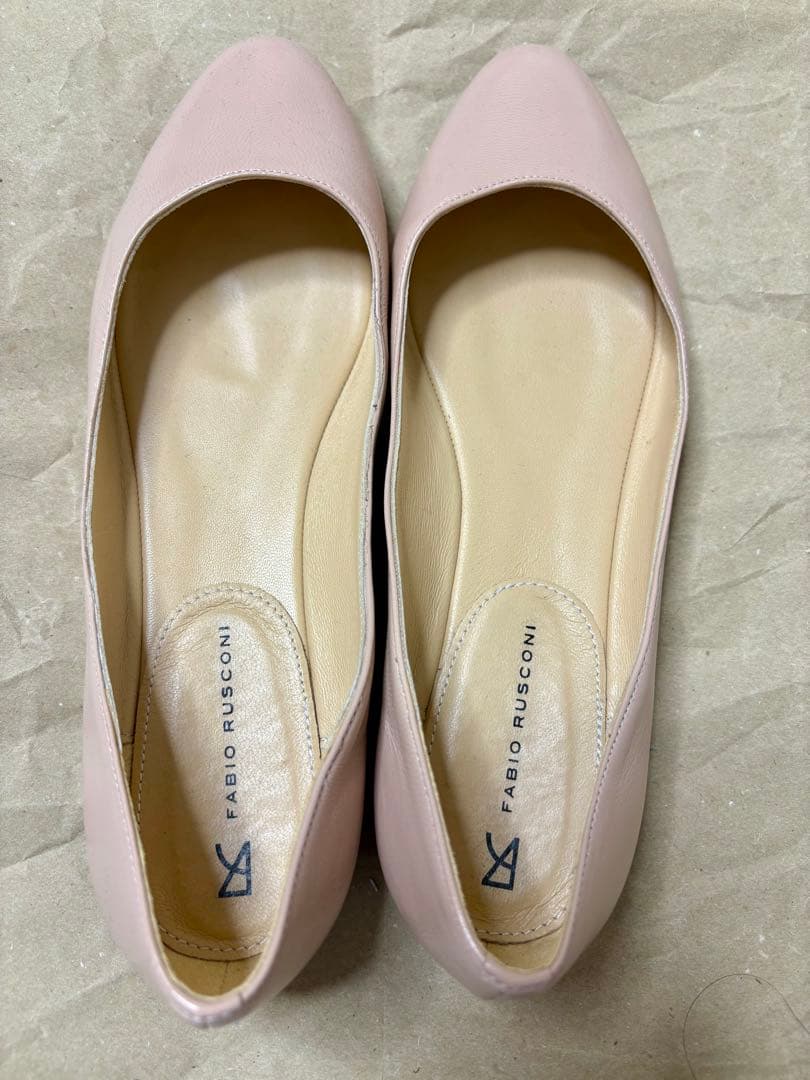 FABIO RUSCONI ベージュ ポインテッドトゥ フラットシューズ