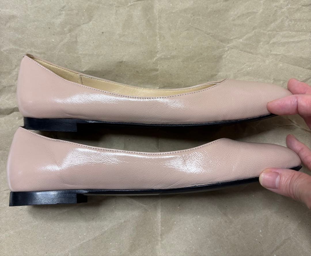 FABIO RUSCONI ベージュ ポインテッドトゥ フラットシューズ