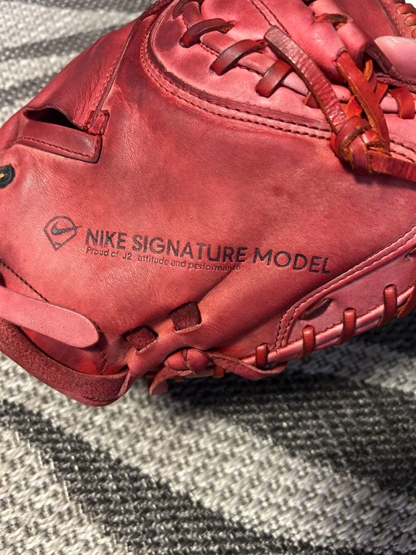【SALE】Nike Signature Model 軟式グローブ レッド