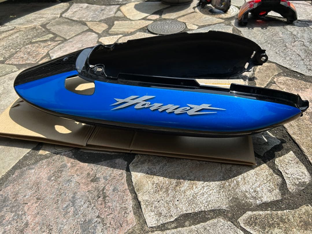 ホーネット250DX用　純正青黒シートカウル