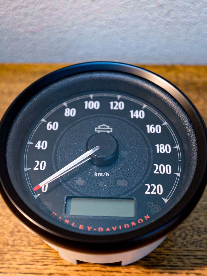 【美品】ハーレー　スポーツスター　 純正　メーター　800km使用