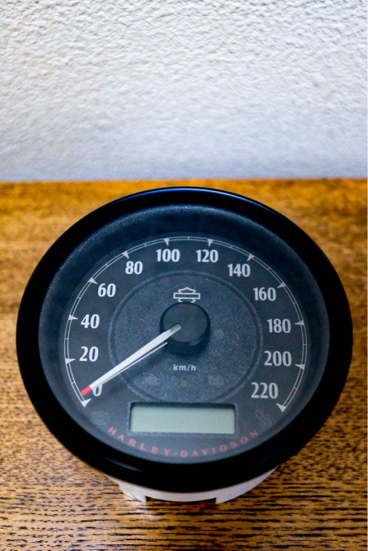 【美品】ハーレー　スポーツスター　 純正　メーター　800km使用