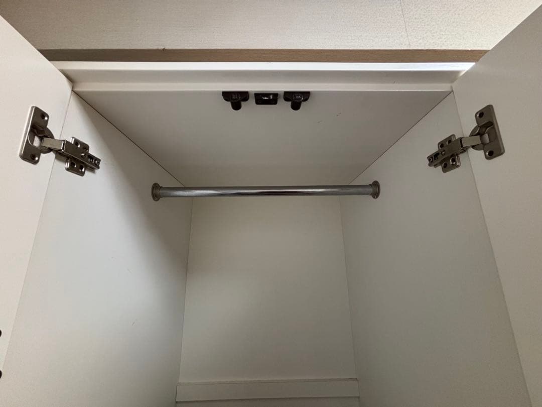 がじら　ニトリ　白　ブレザータンス　引き出し有