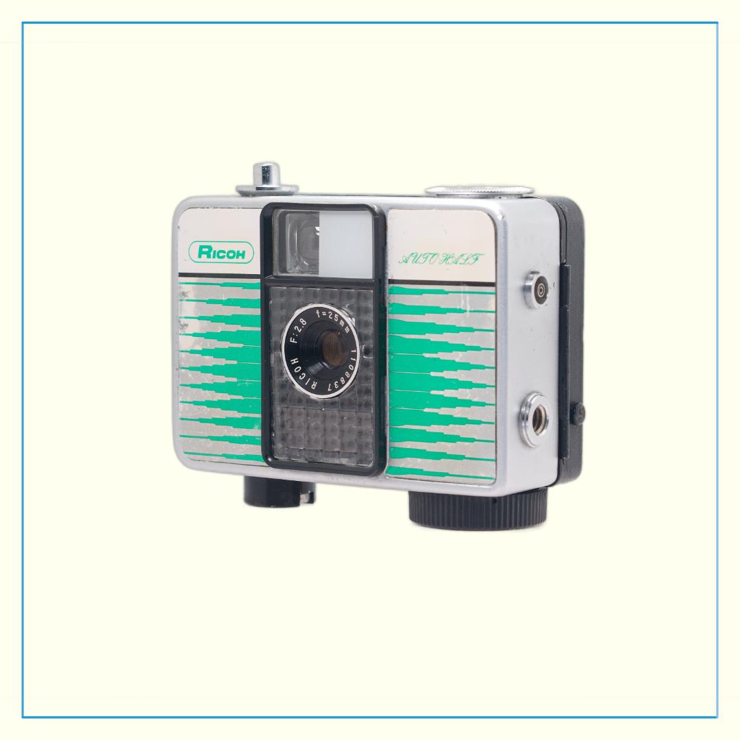 ✽AUTO　HALF　Ｅ✽ オートハーフ✽ハーフカメラ✽