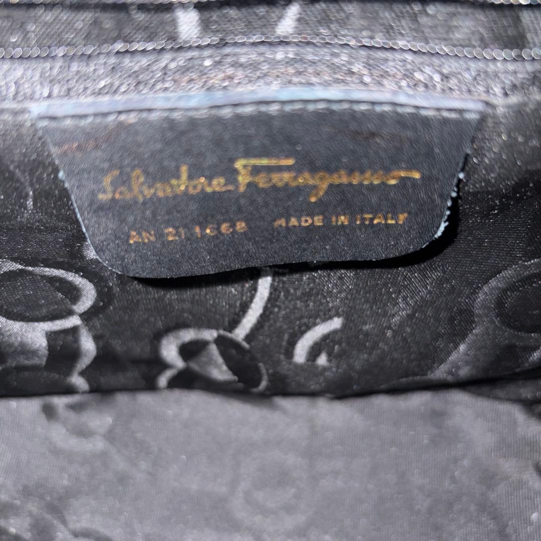 P*e様 フェラガモ レザー×スタッズ ハンドバッグ ショルダー　ブラック 正規