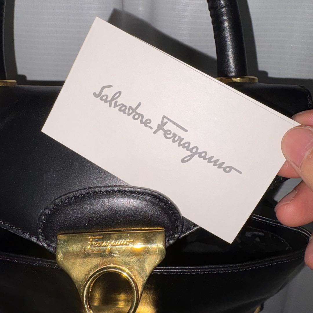 P*e様 フェラガモ レザー×スタッズ ハンドバッグ ショルダー　ブラック 正規