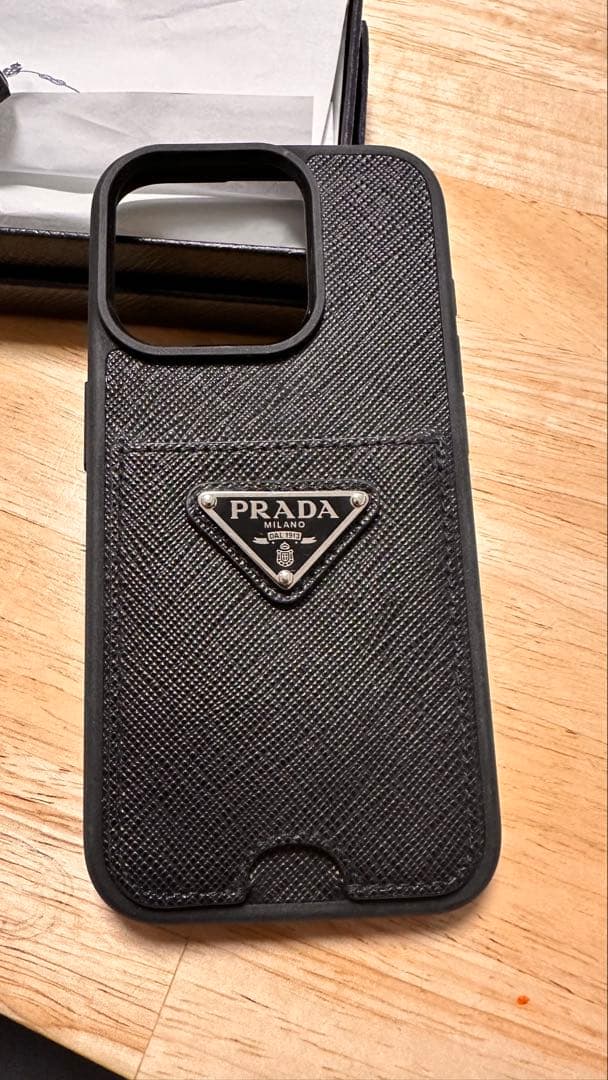 iPhone 15 PRO スマホケース　PRADA プラダ