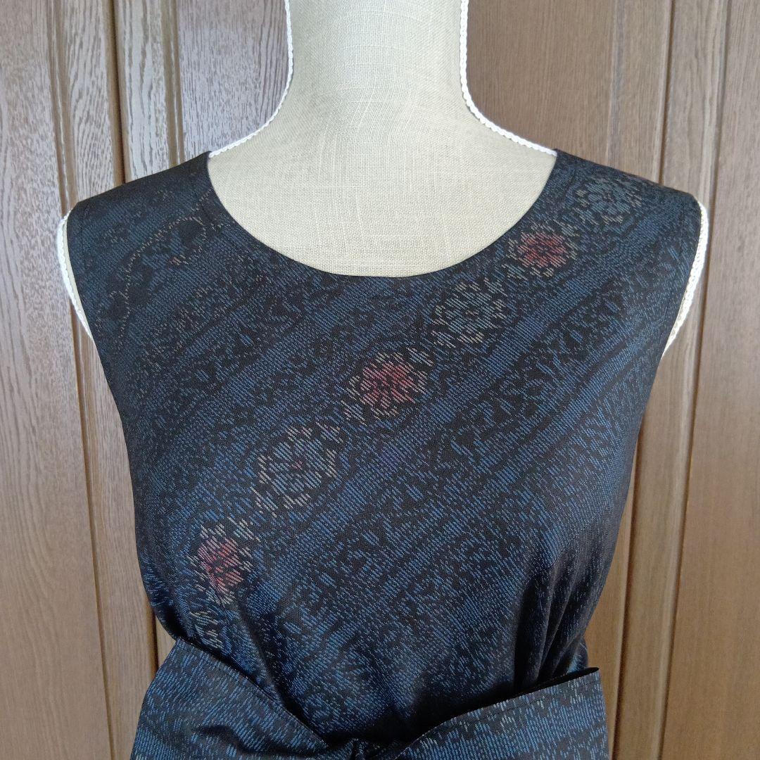 着物リメイク＊藍泥系本場大島紬　帯花柄＊ノースリーブテント型フレアワンピース