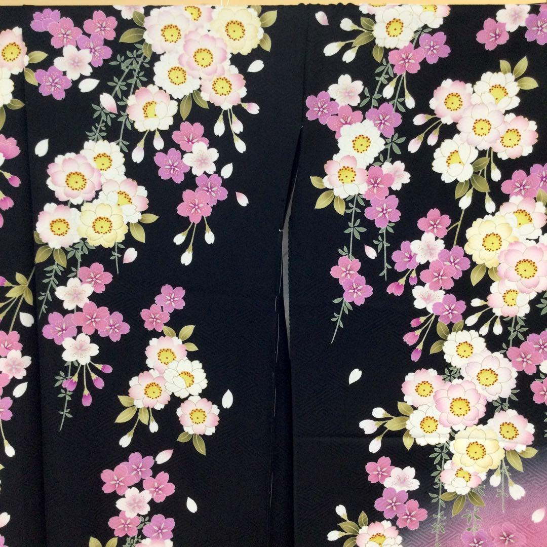 新品未使用　振袖 　未仕立て　 仮絵羽 　黒地　桜柄　リメイク
