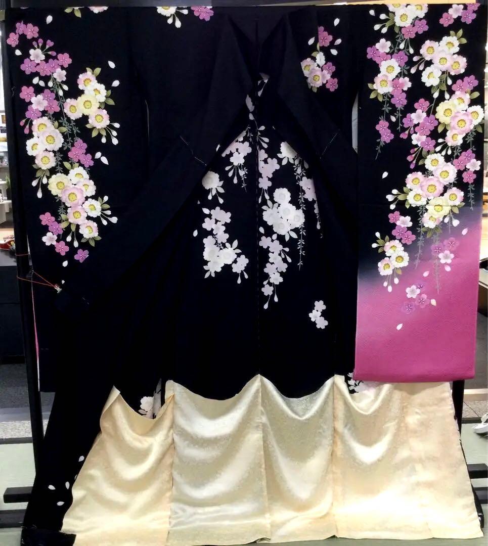 新品未使用　振袖 　未仕立て　 仮絵羽 　黒地　桜柄　リメイク