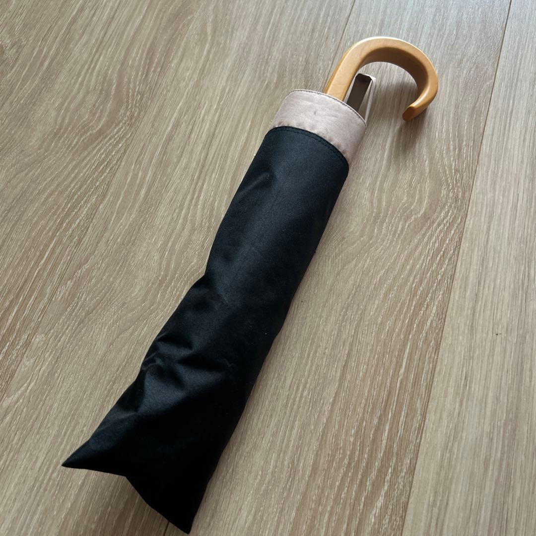 サンバリア100 折りたたみ日傘 ２段折 黒×ピンク