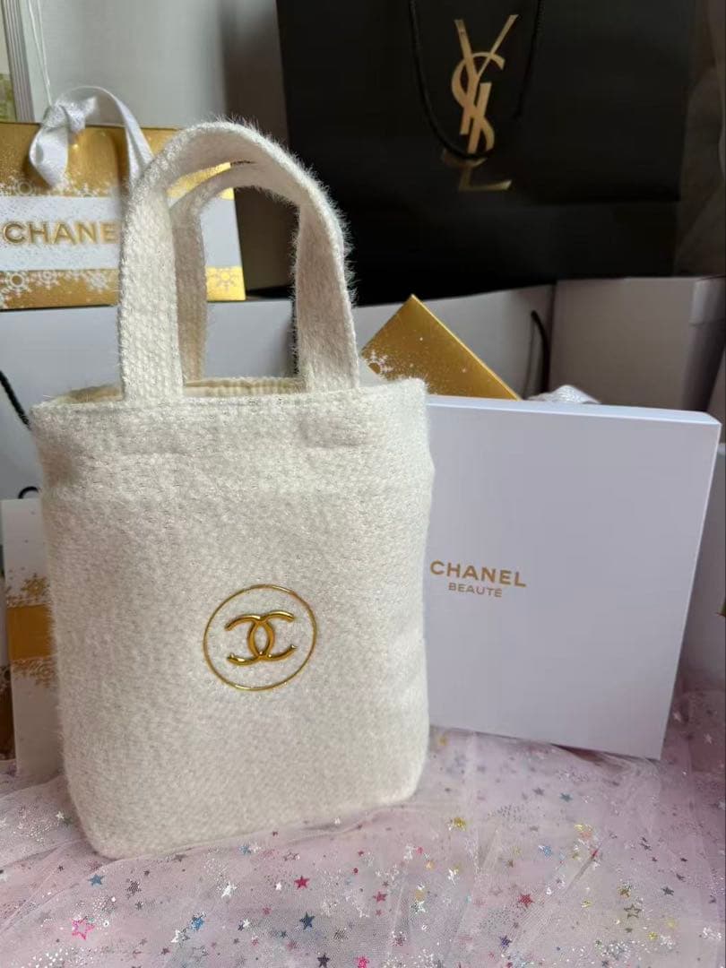 PRADA 新作ノベルティ ブラック ミニトートバッグ 刺繍　　非売品　箱付き