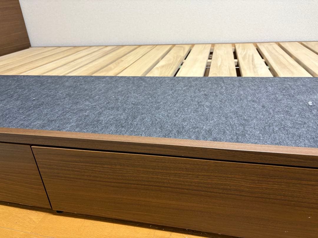 シモンズ セミダブル木製ベッドフレーム 引き出し付き　定価15万程度