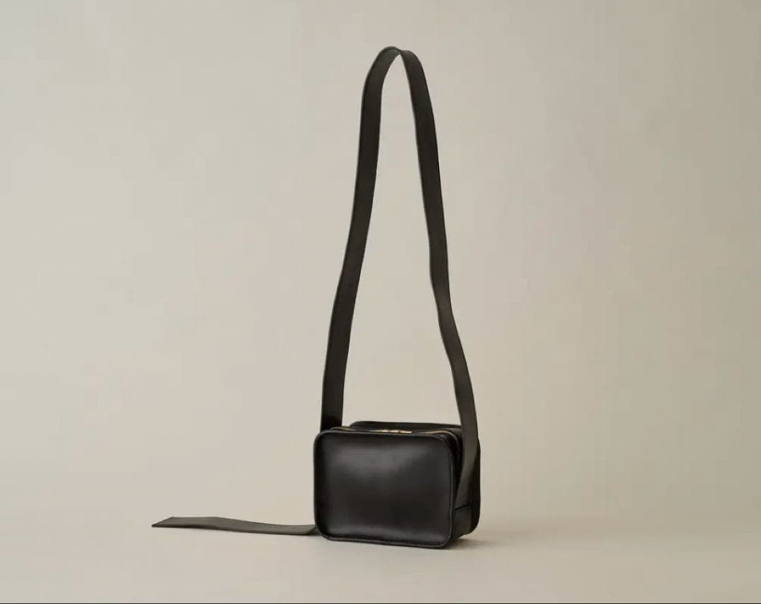 lifestylist ブラック ショルダーバッグ レザー