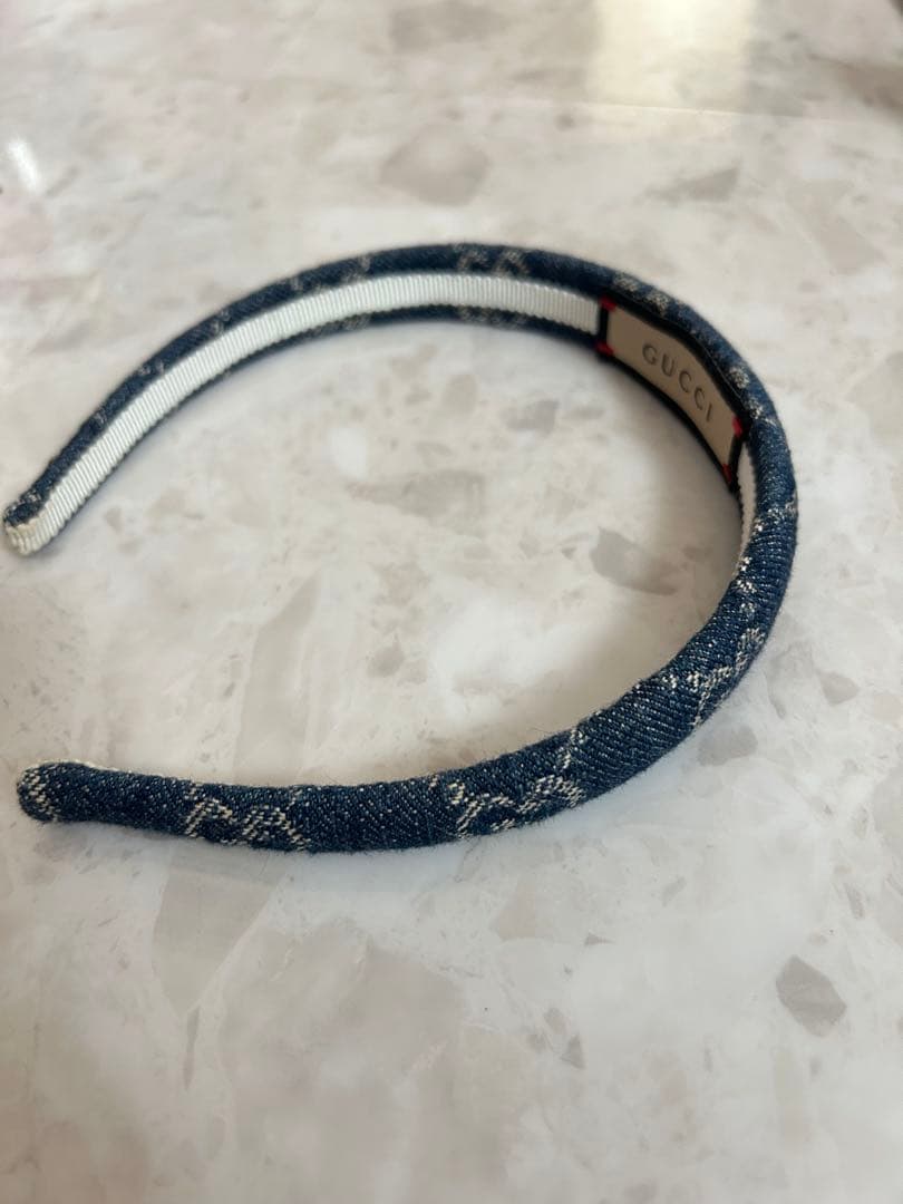 GUCCI デニムヘアバンド ロゴ入り