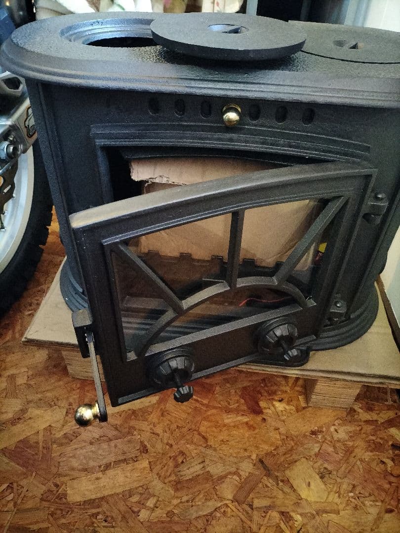 暖炉　薪ストーブ　新品