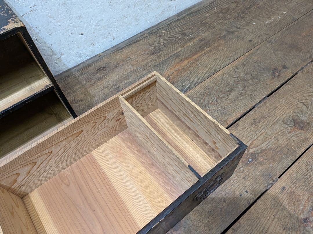 1112 アンティーク　無骨な小箪笥　収納棚　引き出し　陳列台　ケース　レトロ