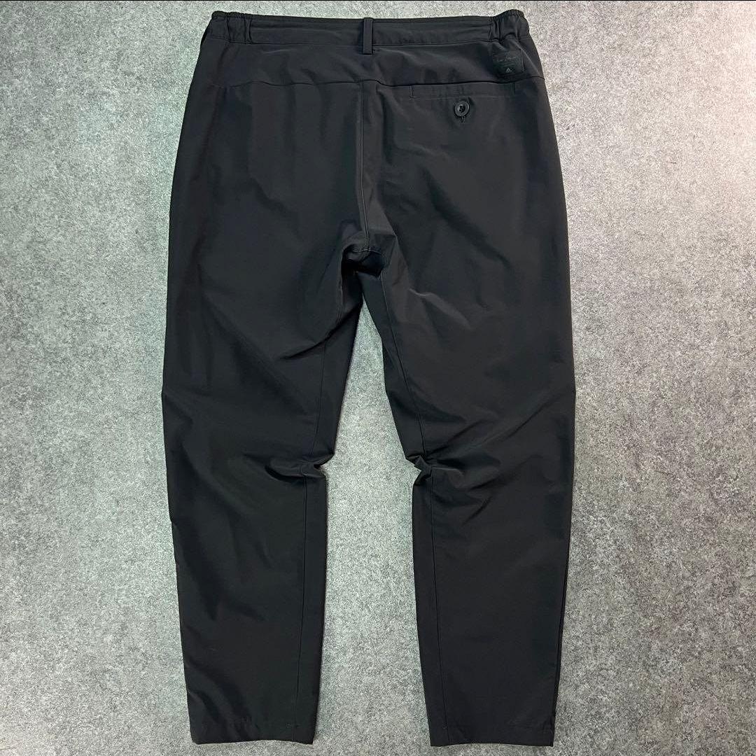 adidas True Stripes ブラックビジネススーツ