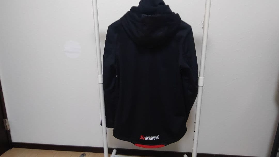 アクラポビッチ　ソフトシェル　ジャケット　タイチ　コミネ　クシタニ