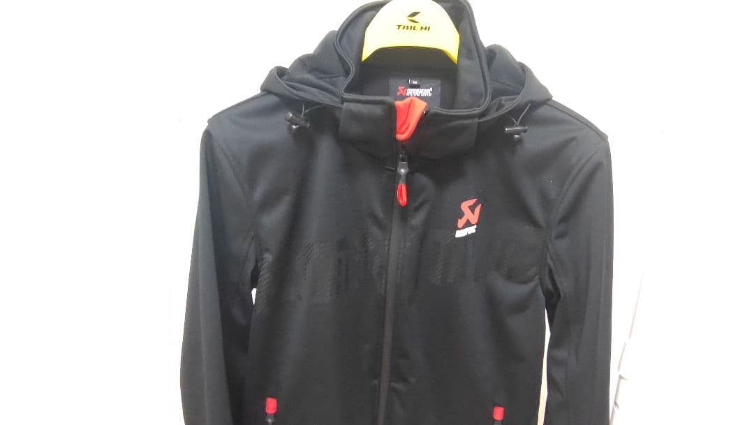 アクラポビッチ　ソフトシェル　ジャケット　タイチ　コミネ　クシタニ