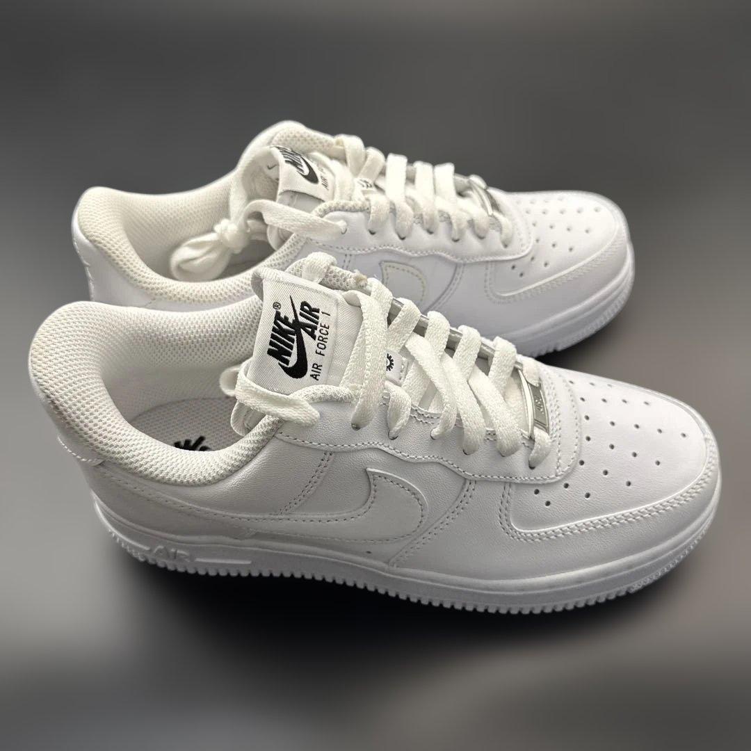 ナイキ　エアフォースAIR FORCE 1 レディース　イージーオン　23.5
