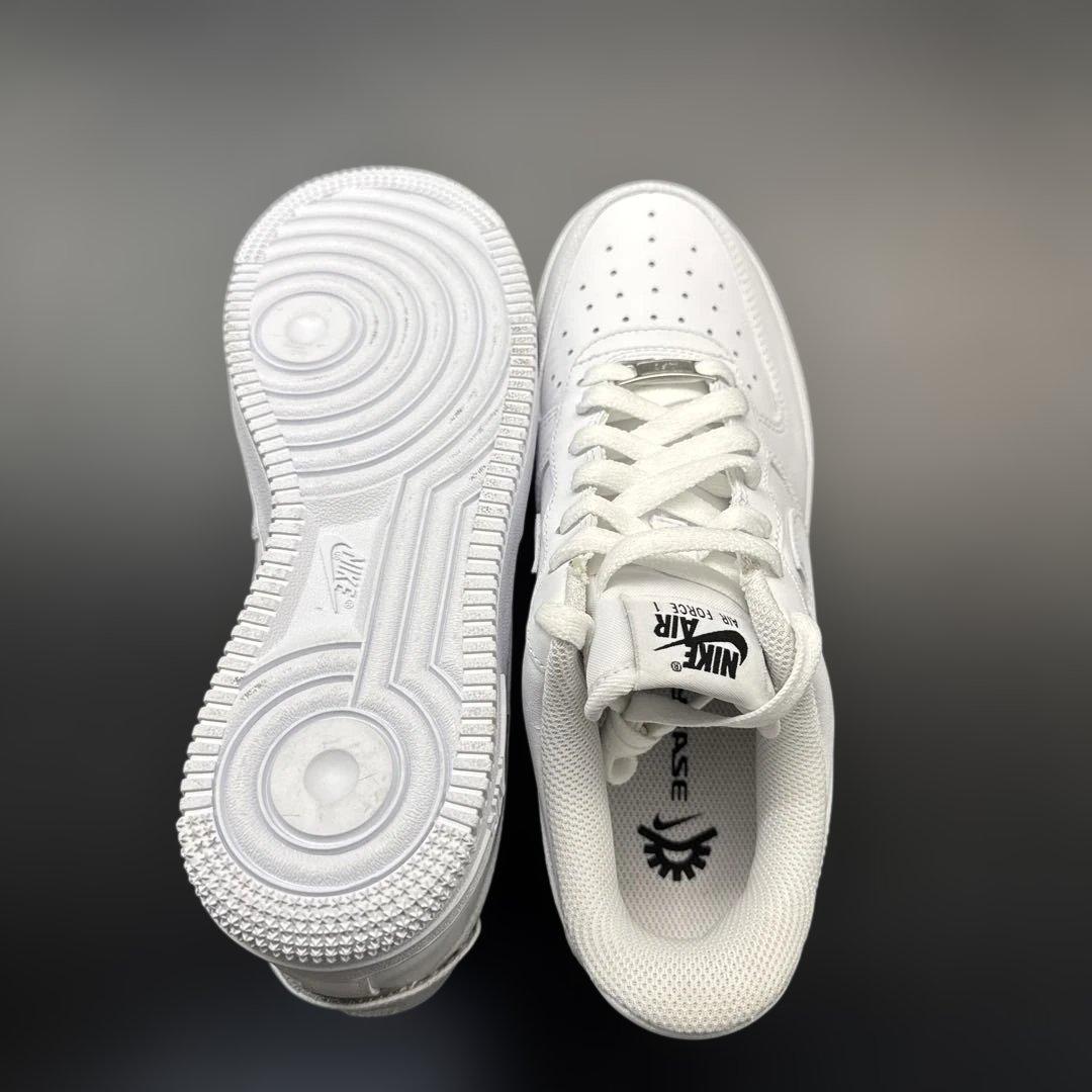 ナイキ　エアフォースAIR FORCE 1 レディース　イージーオン　23.5