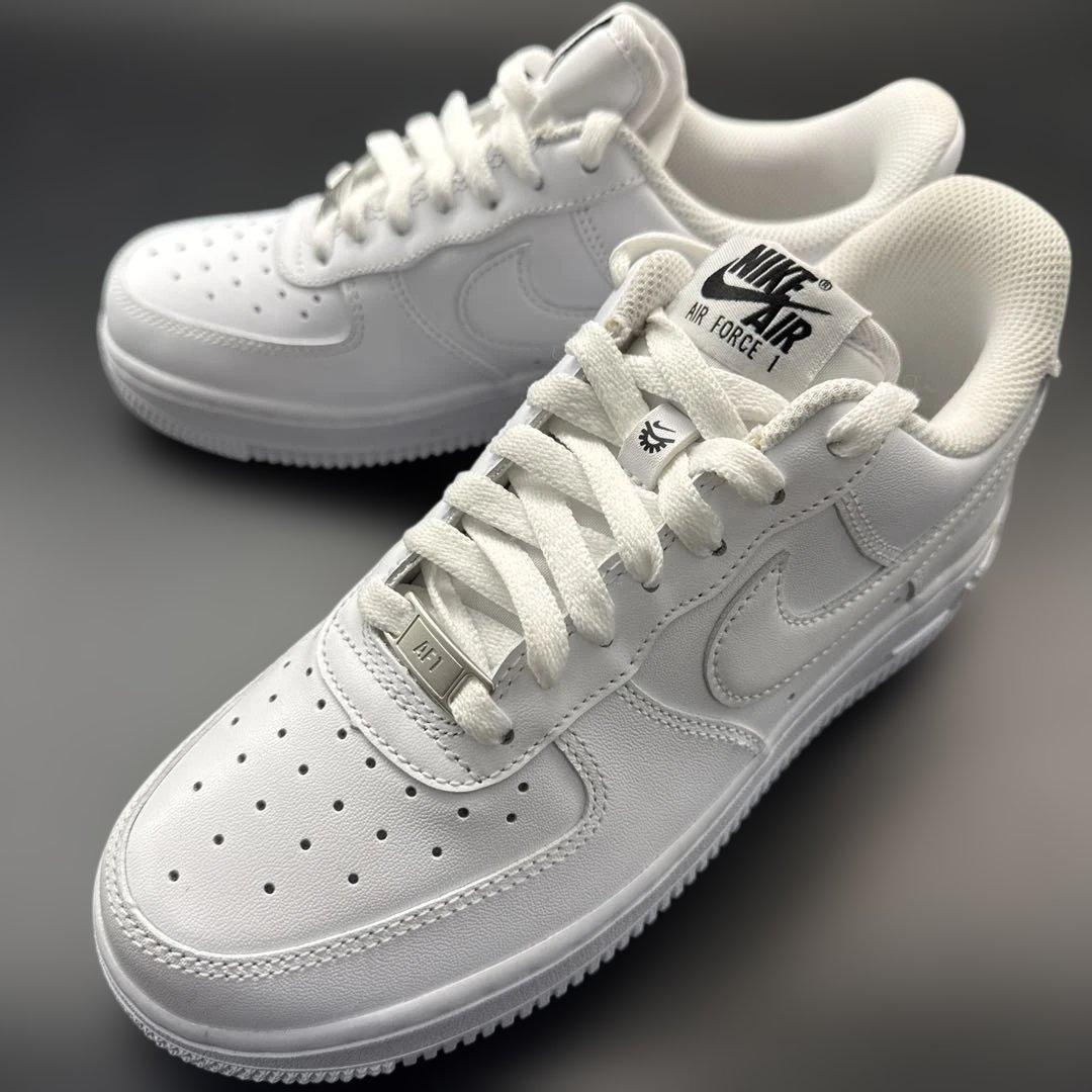 ナイキ　エアフォースAIR FORCE 1 レディース　イージーオン　23.5