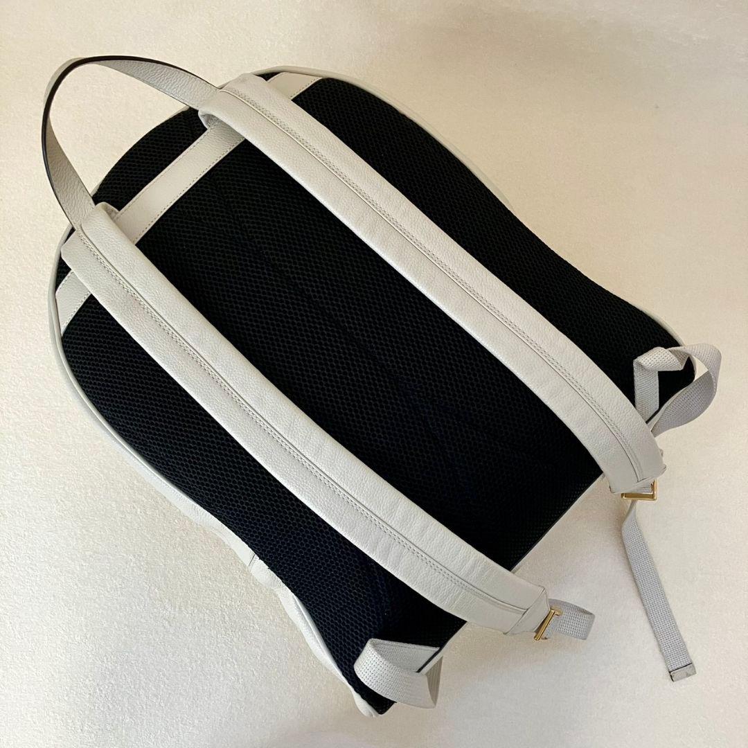 グッチ リュックサック バックパック レザー ロゴ シェリーライン オフホワイト