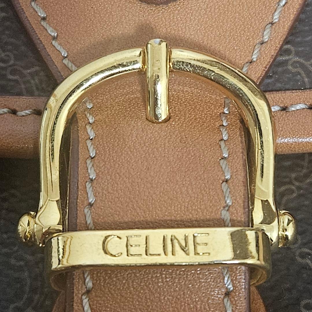 セリーヌ　トリオンフ　ショルダーバッグ　ロゴ