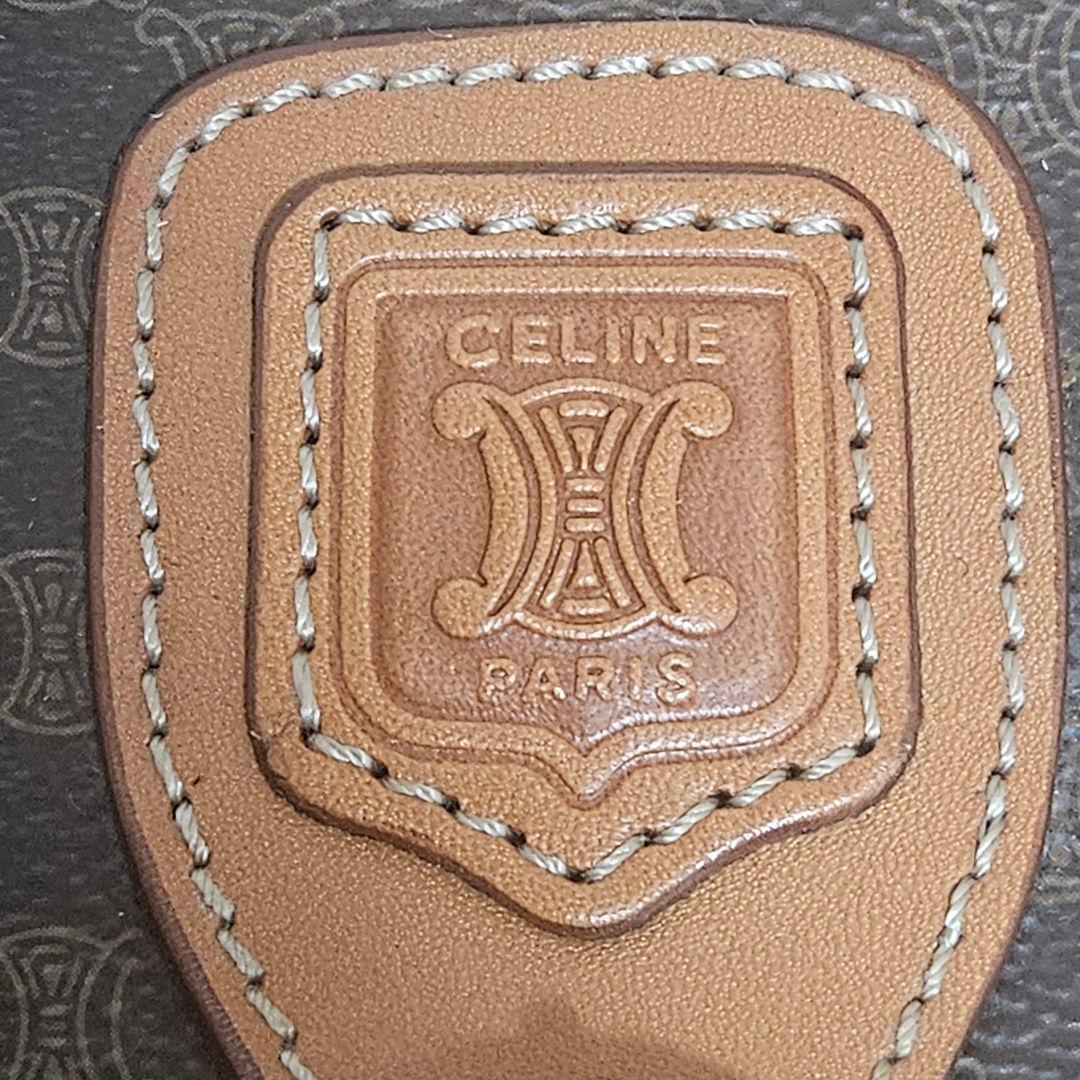 セリーヌ　トリオンフ　ショルダーバッグ　ロゴ