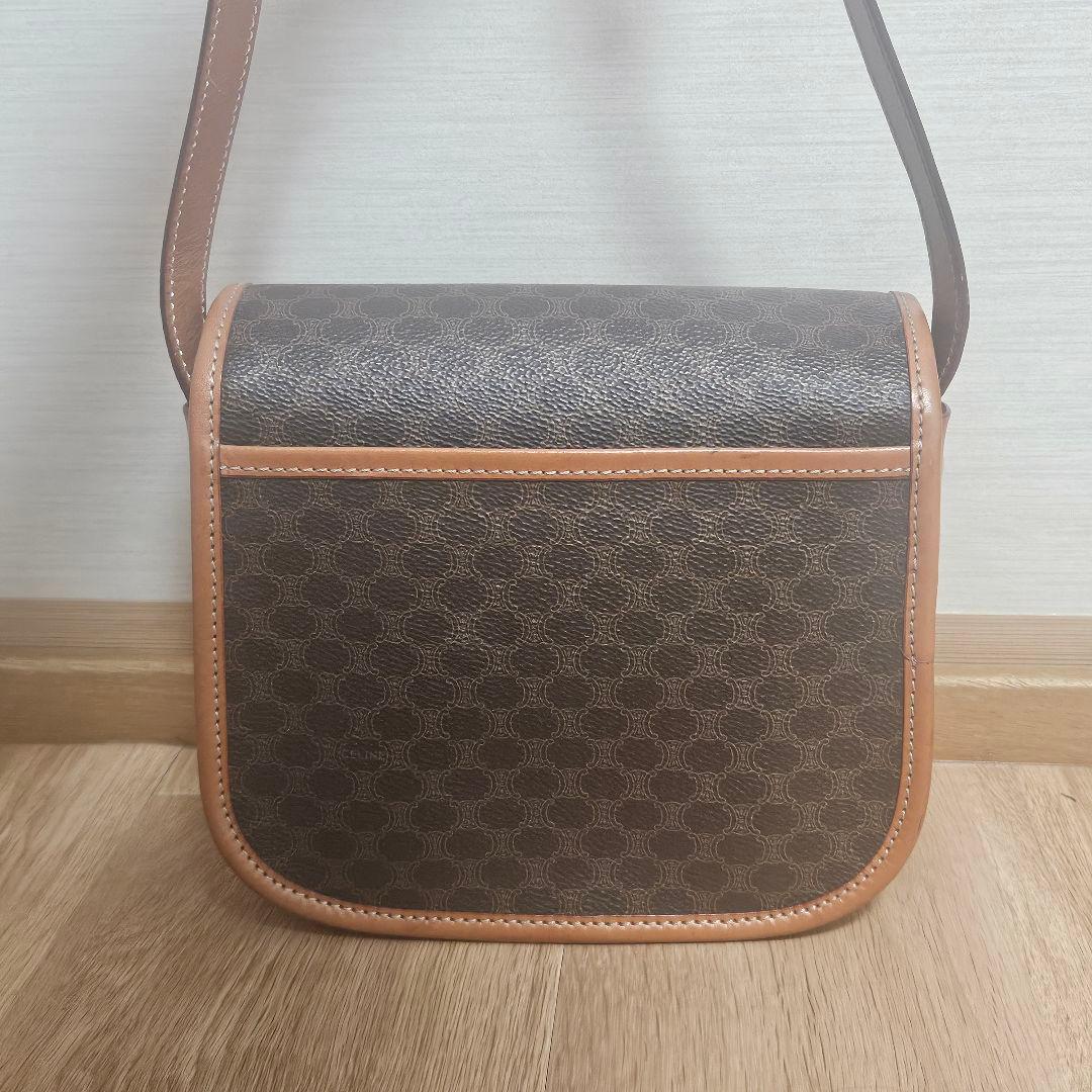 セリーヌ　トリオンフ　ショルダーバッグ　ロゴ