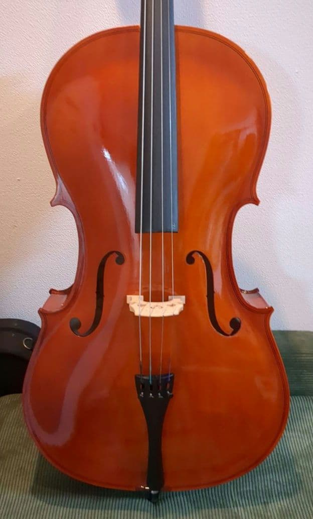 チェロ 　メーカー詳細不明　弓新品　4/4