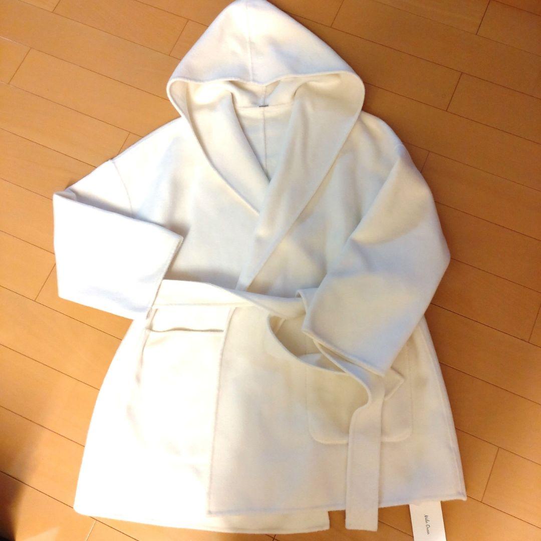 ホワイト フード付きローブ