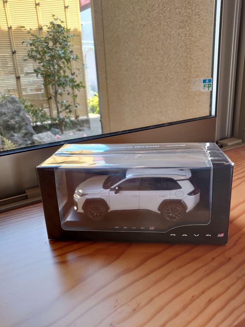 【GRスポーツ】新型RAV4　GRスポーツ　プラチナホワイトパールマイカ