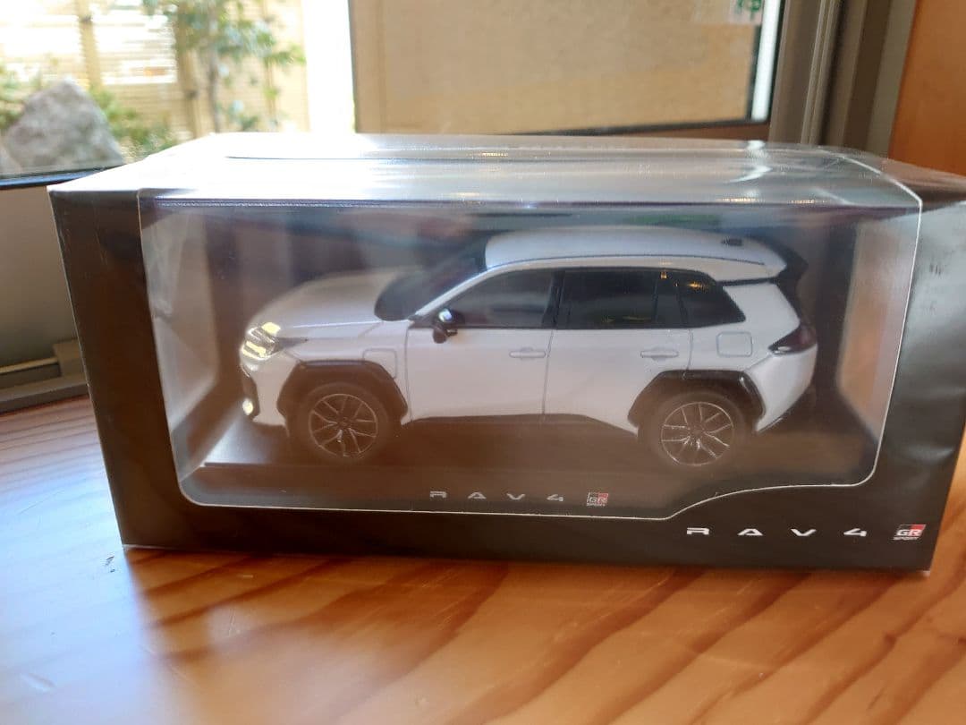 【GRスポーツ】新型RAV4　GRスポーツ　プラチナホワイトパールマイカ