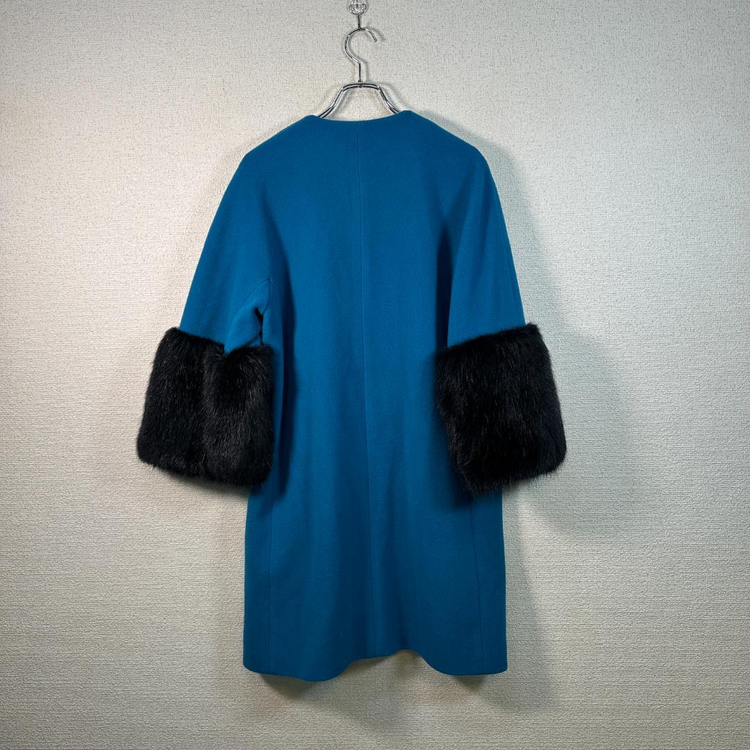 FRAY I.D ブルーファーカフスコート　ターコイズ ノーカラー袖ボア差し色