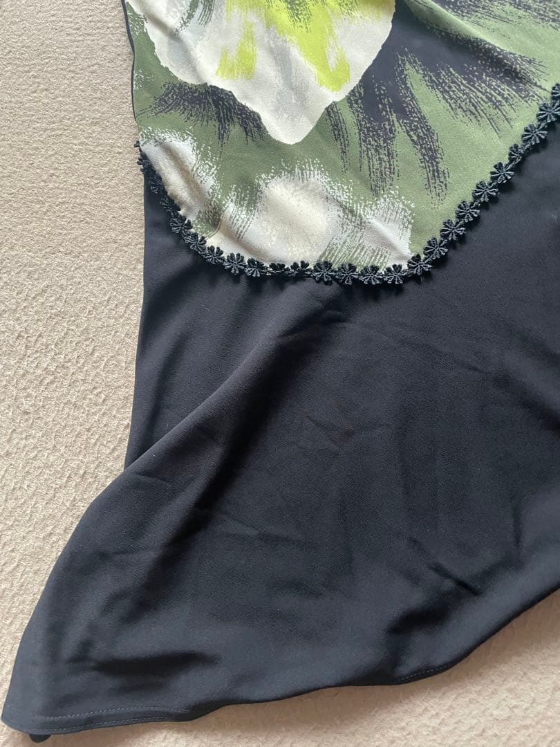 トクコプルミエブォル花柄アシンメトリックチュニック（五分袖）