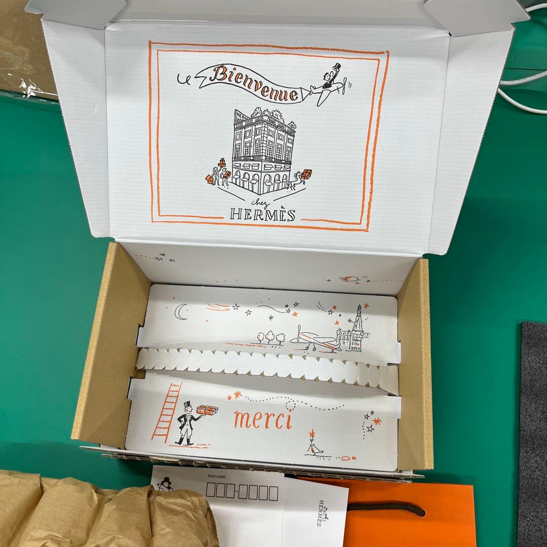 HERMES ピンクカルヴィデュオ