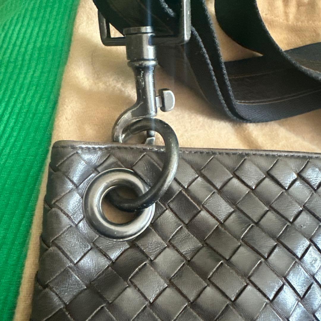 ボッテガヴェネタ　イントレチャート　ショルダーバッグ　斜め掛け　ブラック