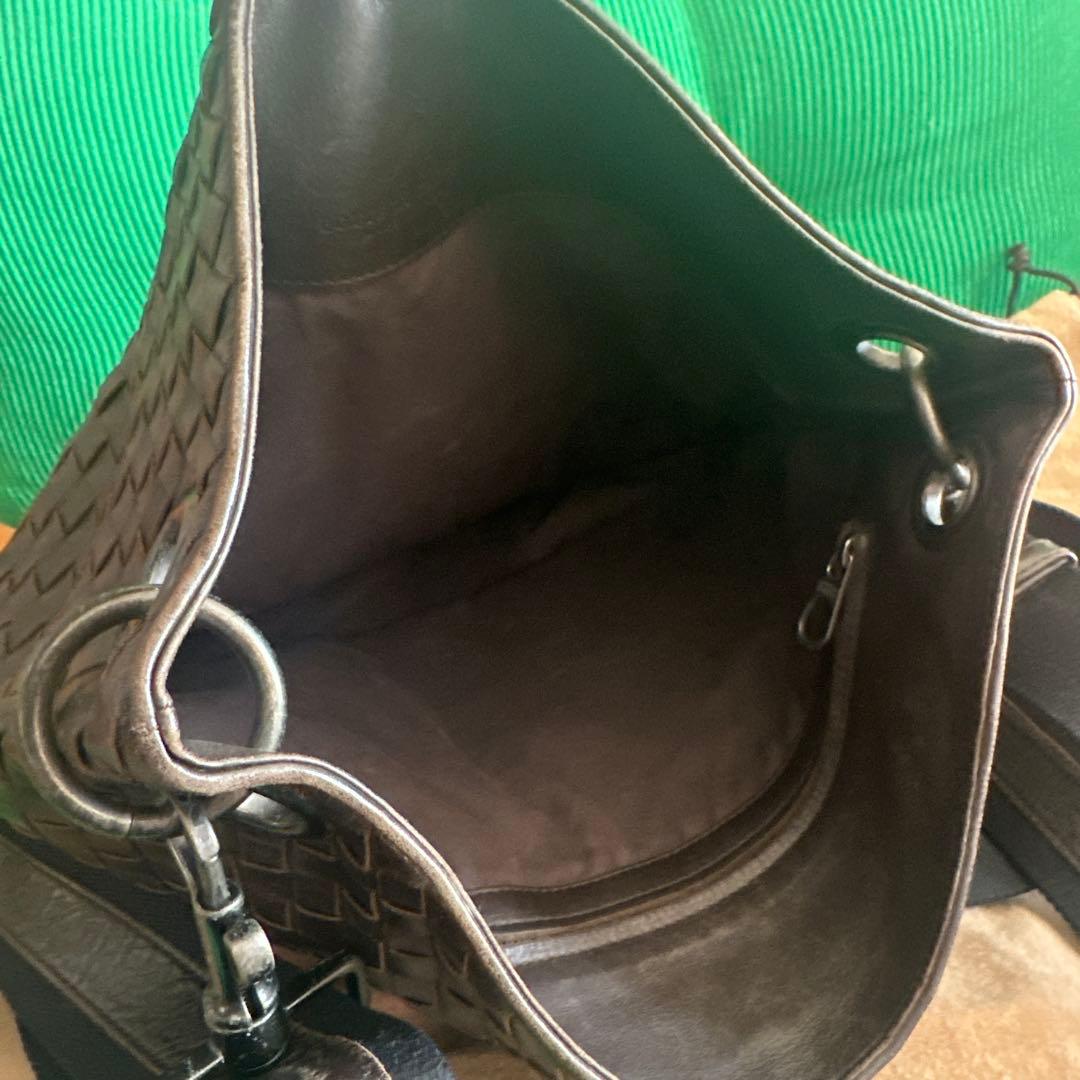 ボッテガヴェネタ　イントレチャート　ショルダーバッグ　斜め掛け　ブラック