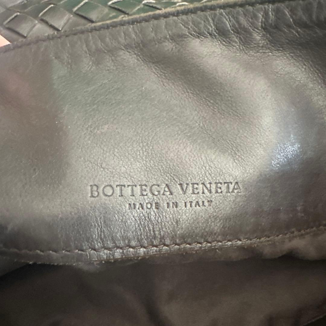 ボッテガヴェネタ　イントレチャート　ショルダーバッグ　斜め掛け　ブラック