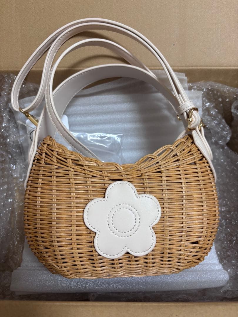 新品MARYQUANTラタンデイジーパッチ 2WAYショルダーベージュNew